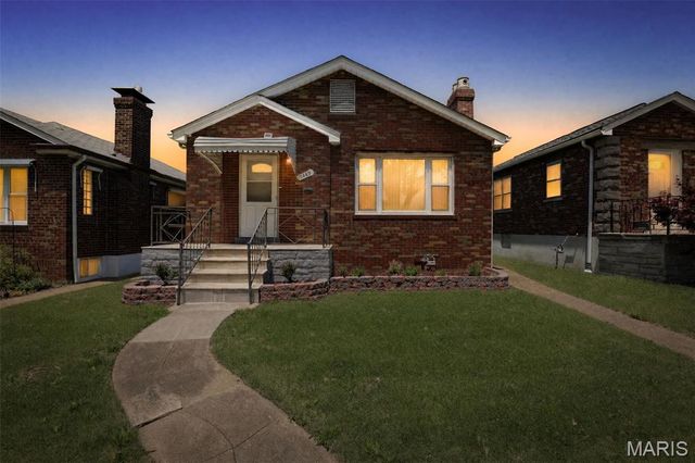 5449 Mardel Avenue, St Louis, MO 63109