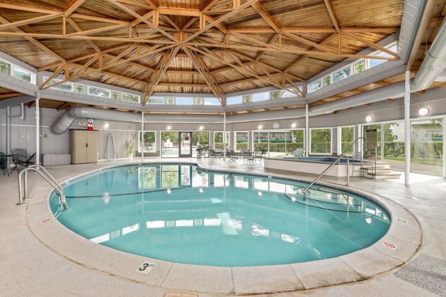 10501 Cedar Lake Rd 420, Minnetonka, MN 55305