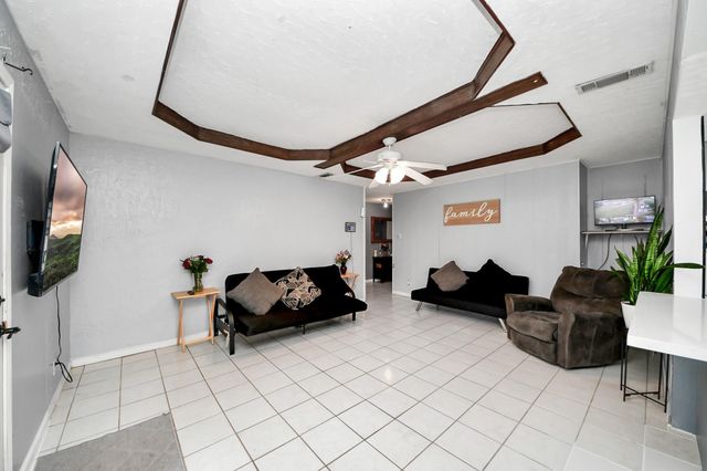 615 Barbara Mae Street, Houston, TX 77015