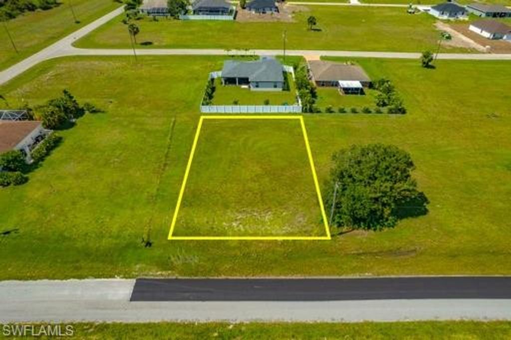 3921 Caloosa N, Cape Coral, FL 33993