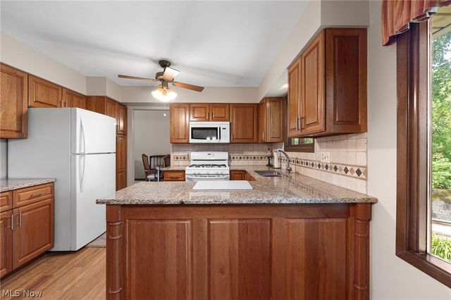 14826 Stone Creek Oval, Strongsville, OH 44149