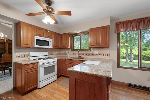 14826 Stone Creek Oval, Strongsville, OH 44149