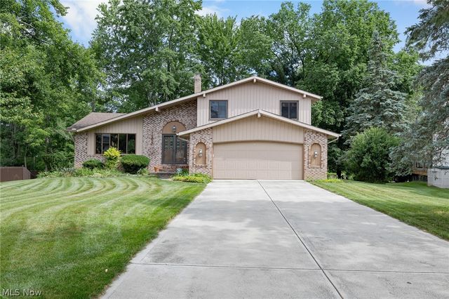 14826 Stone Creek Oval, Strongsville, OH 44149