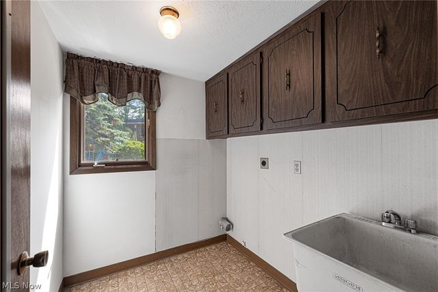 14826 Stone Creek Oval, Strongsville, OH 44149