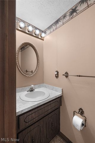 14826 Stone Creek Oval, Strongsville, OH 44149
