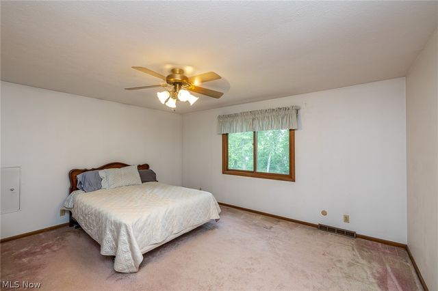 14826 Stone Creek Oval, Strongsville, OH 44149