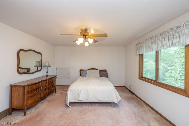 14826 Stone Creek Oval, Strongsville, OH 44149