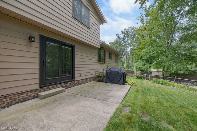 14826 Stone Creek Oval, Strongsville, OH 44149