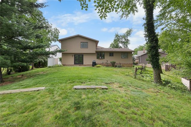 14826 Stone Creek Oval, Strongsville, OH 44149