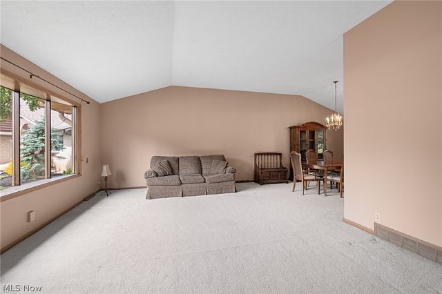 14826 Stone Creek Oval, Strongsville, OH 44149
