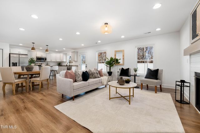 1072 Riddle Ridge, Jonesborough, TN 37659