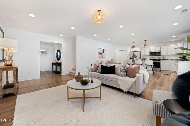 1072 Riddle Ridge, Jonesborough, TN 37659