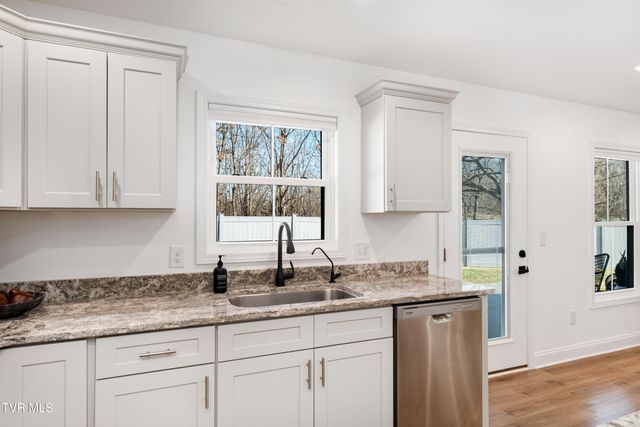 1072 Riddle Ridge, Jonesborough, TN 37659