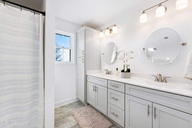 1072 Riddle Ridge, Jonesborough, TN 37659