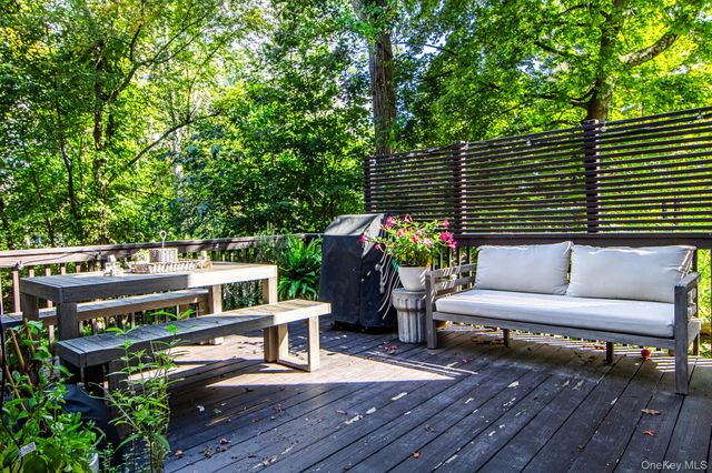 16 Shenorock Drive, Yorktown Heights, NY 10598