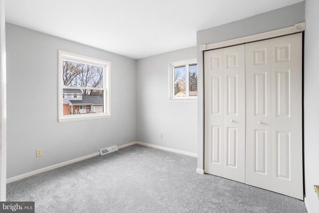 206 COLONIAL RD, Beverly, NJ 08010