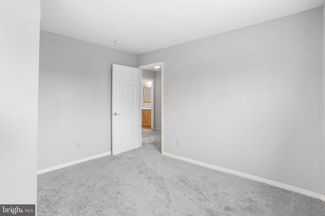 206 COLONIAL RD, Beverly, NJ 08010