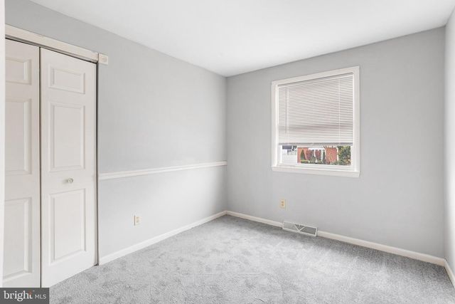 206 COLONIAL RD, Beverly, NJ 08010