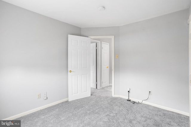 206 COLONIAL RD, Beverly, NJ 08010