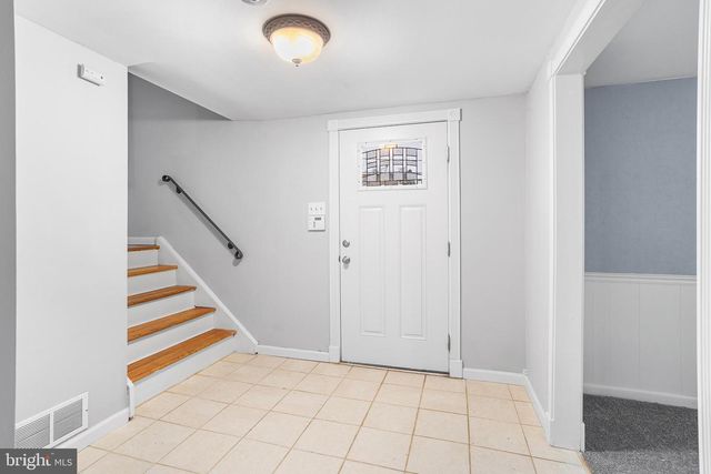 206 COLONIAL RD, Beverly, NJ 08010