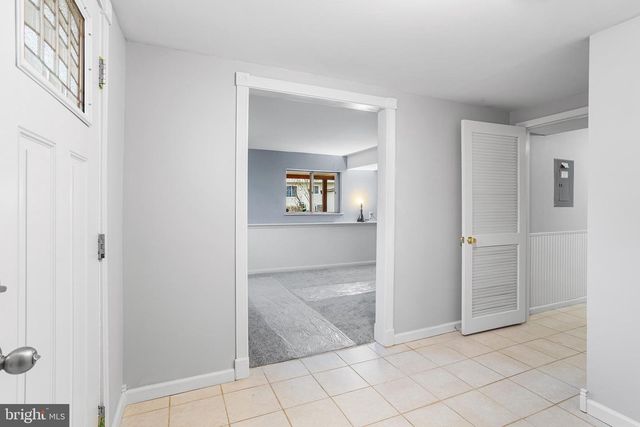 206 COLONIAL RD, Beverly, NJ 08010