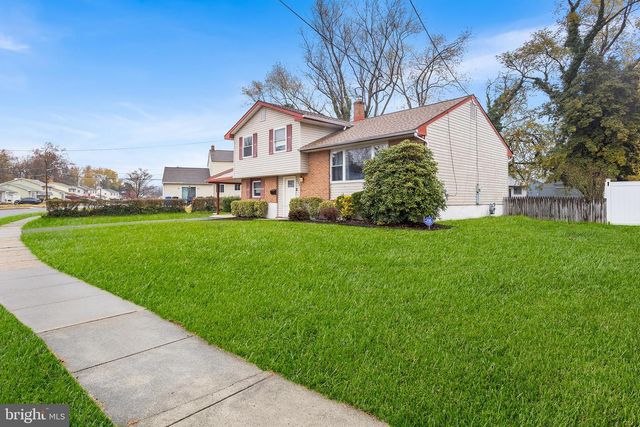 206 COLONIAL RD, Beverly, NJ 08010