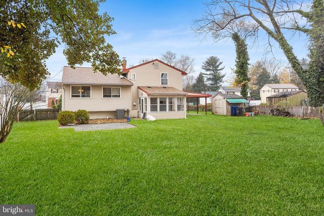 206 COLONIAL RD, Beverly, NJ 08010