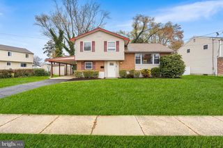 206 COLONIAL RD, Beverly, NJ 08010