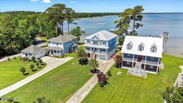 720 Willbrook Circle, Sneads Ferry, NC 28460