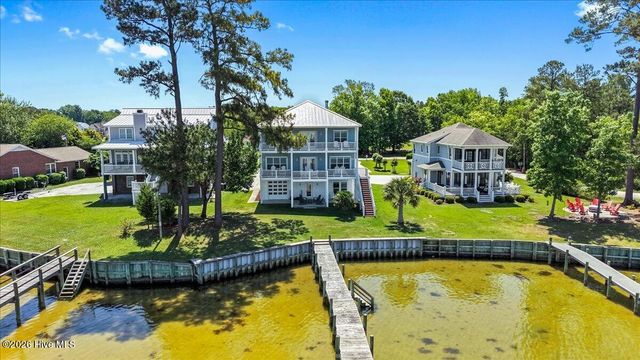 720 Willbrook Circle, Sneads Ferry, NC 28460