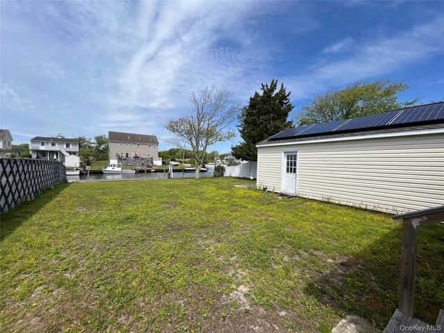 84 Boylan Lane, Blue Point, NY 11715