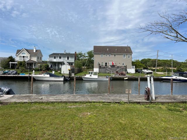 84 Boylan Lane, Blue Point, NY 11715