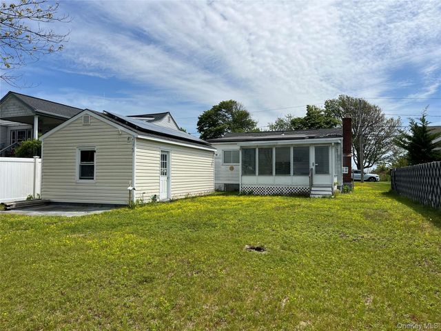 84 Boylan Lane, Blue Point, NY 11715