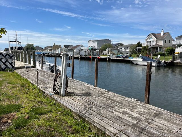 84 Boylan Lane, Blue Point, NY 11715