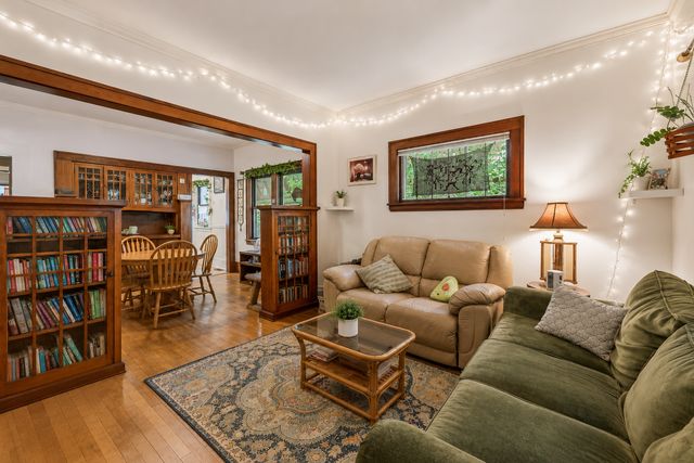 1004 26th Avenue SE, Minneapolis, MN 55414