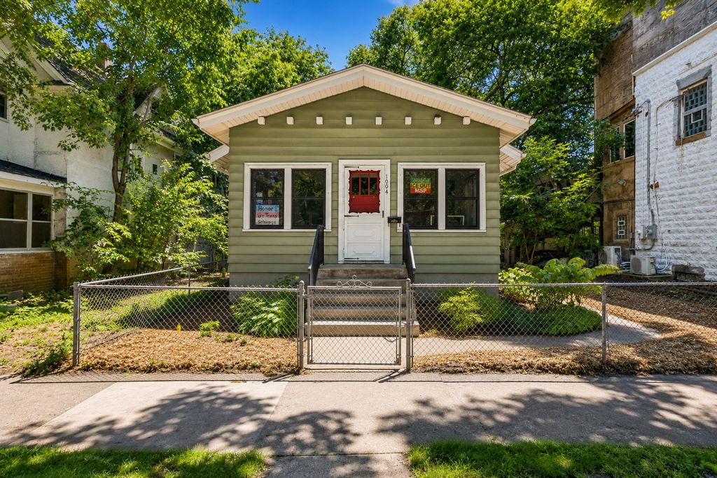 1004 26th Avenue SE, Minneapolis, MN 55414