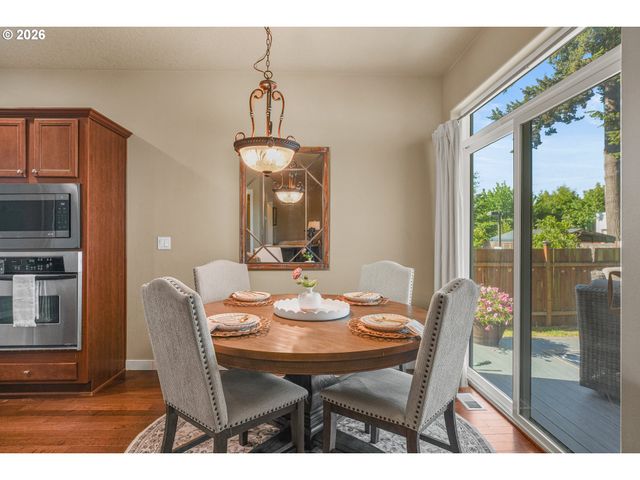 33753 Ne HART Ct, Scappoose, OR 97056