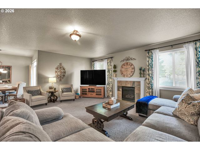 33753 Ne HART Ct, Scappoose, OR 97056