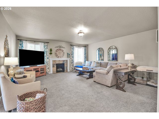 33753 Ne HART Ct, Scappoose, OR 97056