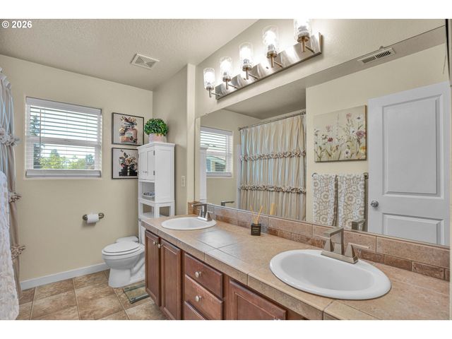 33753 Ne HART Ct, Scappoose, OR 97056