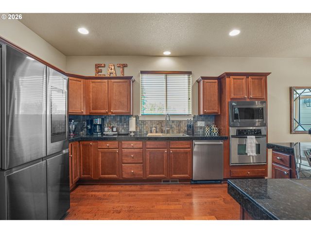 33753 Ne HART Ct, Scappoose, OR 97056