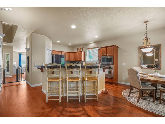 33753 Ne HART Ct, Scappoose, OR 97056