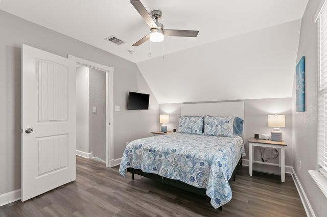 106 Pelican Place, Surfside Beach, TX 77541