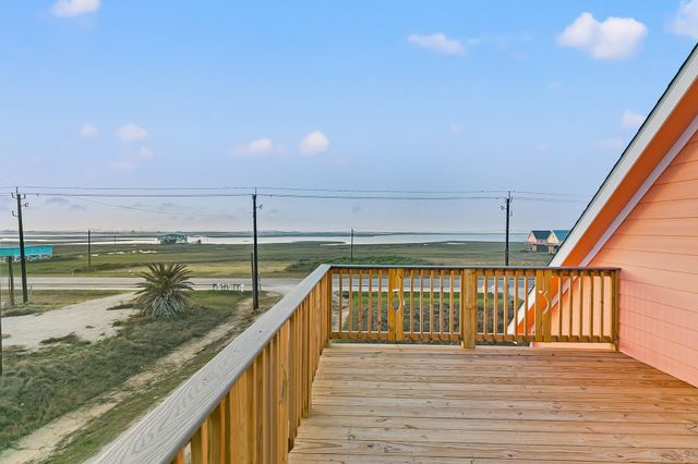 106 Pelican Place, Surfside Beach, TX 77541