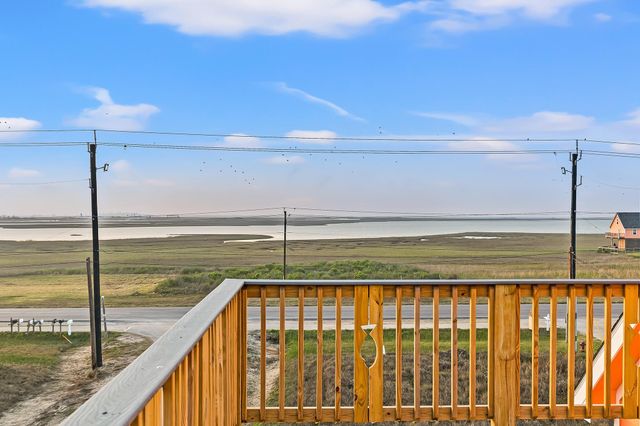 106 Pelican Place, Surfside Beach, TX 77541