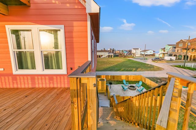 106 Pelican Place, Surfside Beach, TX 77541