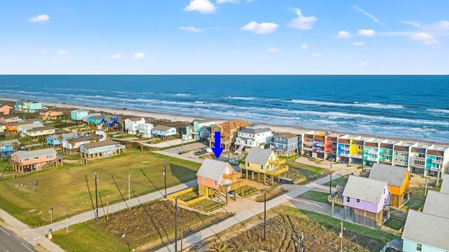 106 Pelican Place, Surfside Beach, TX 77541