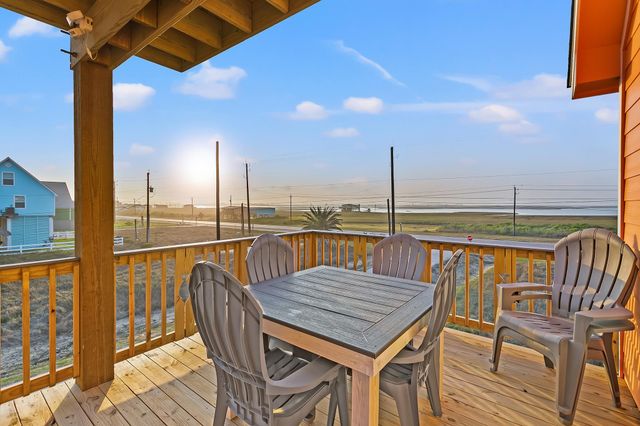 106 Pelican Place, Surfside Beach, TX 77541
