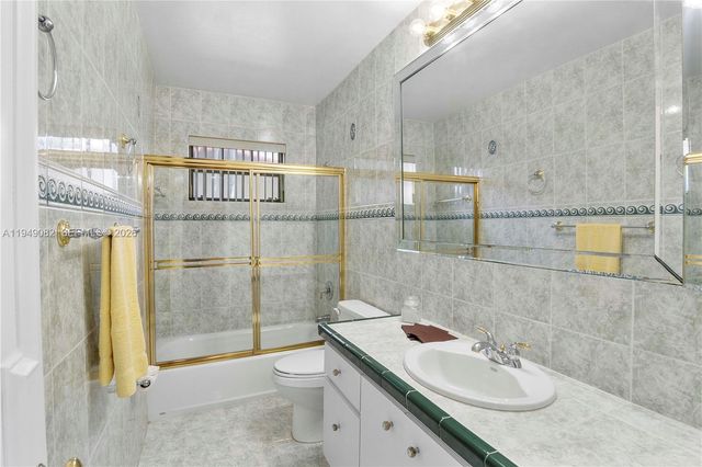 1231 NW 88th St, Miami, FL 33147