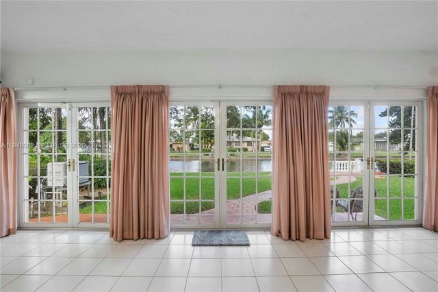 1231 NW 88th St, Miami, FL 33147